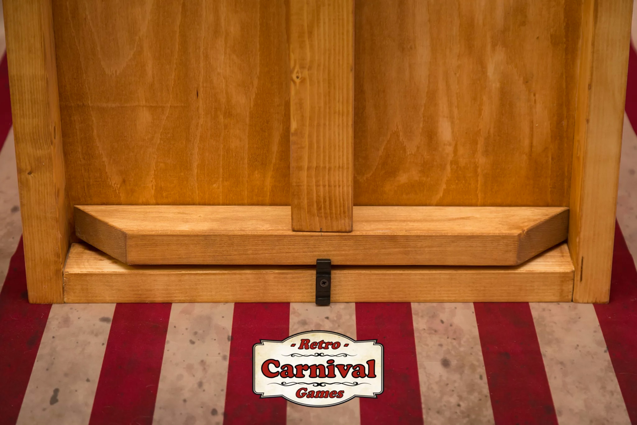 Thumbnail 3 — WD10 Play your Cards Right - Windy Day hire for Sale